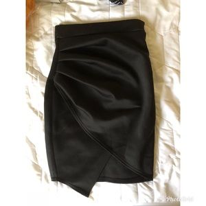 BLACK Petite Ruched Side Asymmetric Mini Skirt